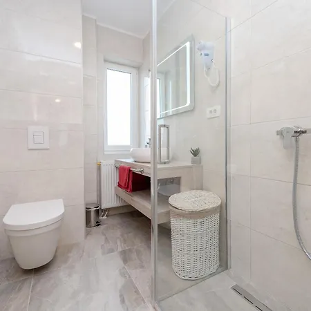 & Heated Pool 1 Apartment Sukosan