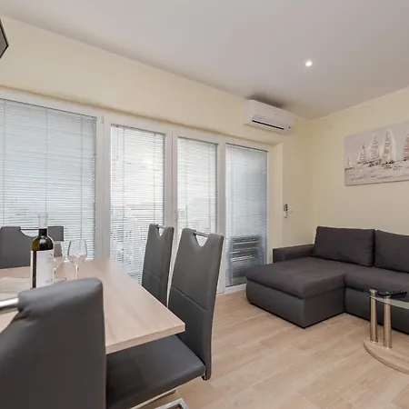 & Heated Pool 1 Apartment Sukosan