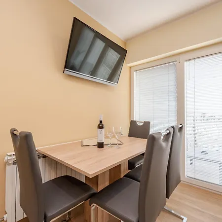 & Heated Pool 1 Apartment *