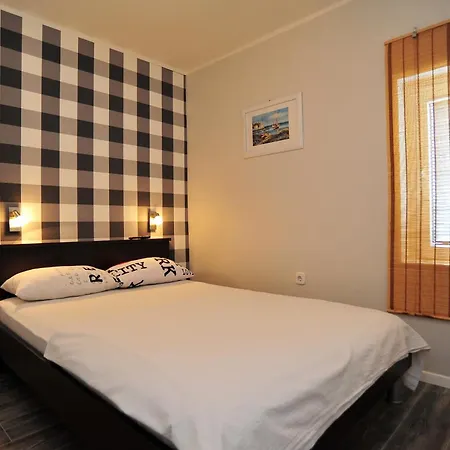 Apartment & Heated Pool 1 *