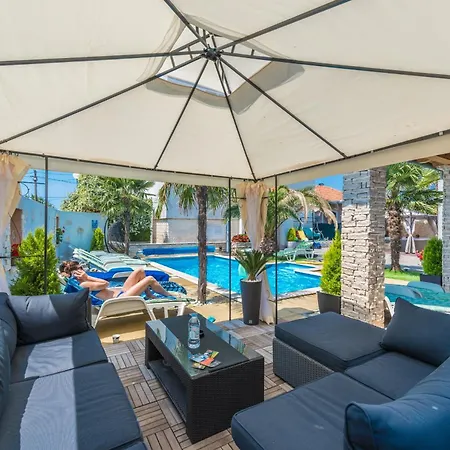 & Heated Pool 1 *