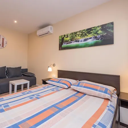 & Heated Pool 1 Apartment
