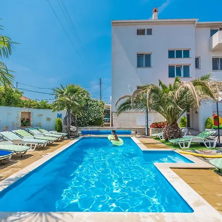 & Heated Pool 1 *