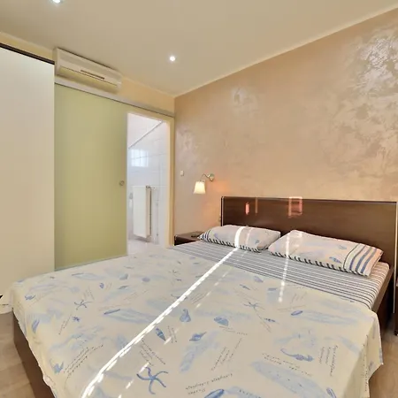 & Heated Pool 1 Apartment *